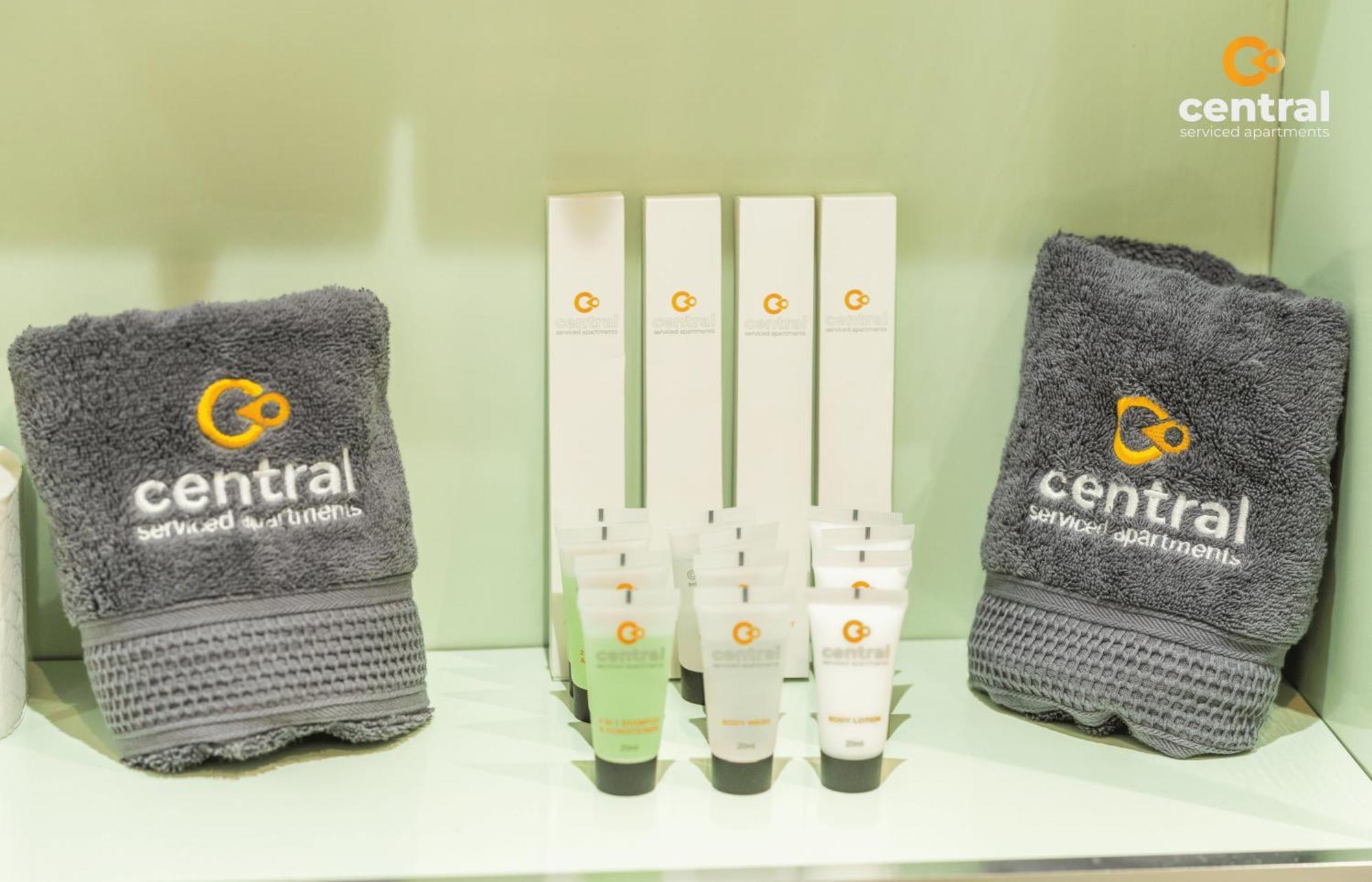 Central Serviced Apartments - 2 Bedroom - Ground Floor - Monthly & Weekly Bookings Welcome - Free Street Parking - 2 Double Beds - Wifi - Smart Tvs In Rooms - Fully Equipped - Heating 24-7 - Contractor & Short Stay Favourite Dundee Kültér fotó