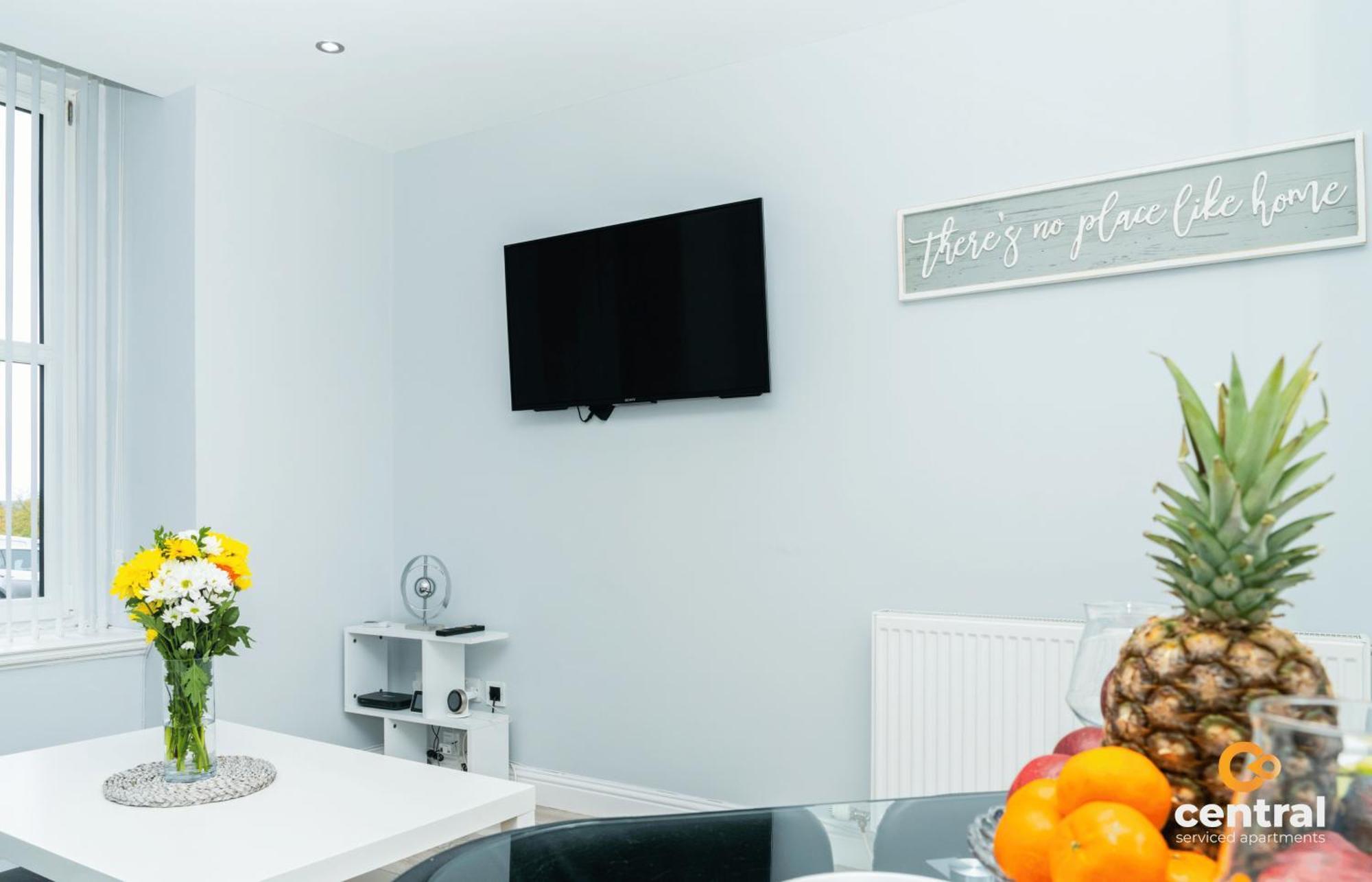 Central Serviced Apartments - 2 Bedroom - Ground Floor - Monthly & Weekly Bookings Welcome - Free Street Parking - 2 Double Beds - Wifi - Smart Tvs In Rooms - Fully Equipped - Heating 24-7 - Contractor & Short Stay Favourite Dundee Kültér fotó