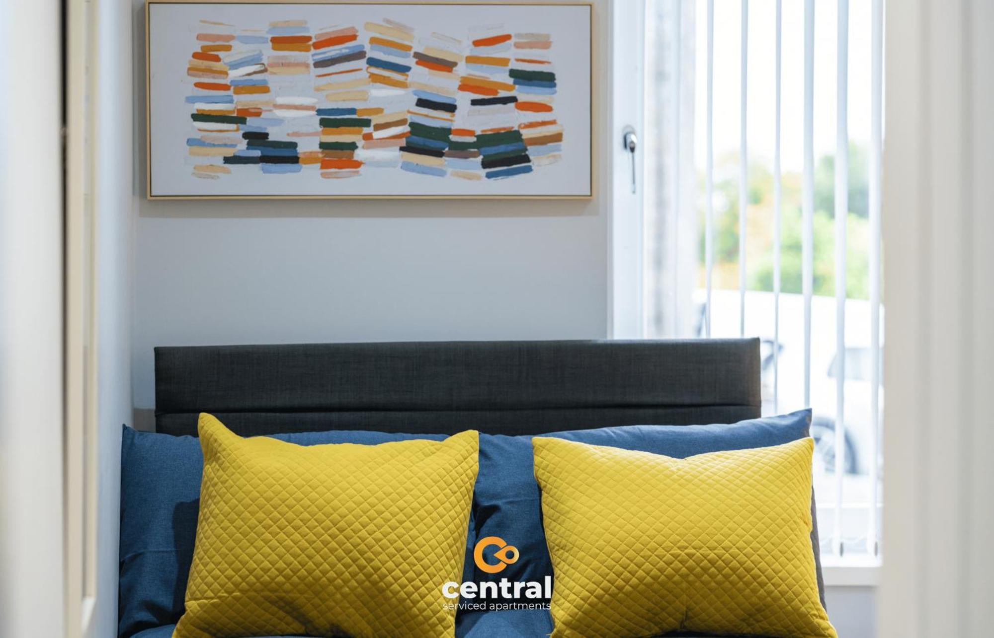 Central Serviced Apartments - 2 Bedroom - Ground Floor - Monthly & Weekly Bookings Welcome - Free Street Parking - 2 Double Beds - Wifi - Smart Tvs In Rooms - Fully Equipped - Heating 24-7 - Contractor & Short Stay Favourite Dundee Kültér fotó