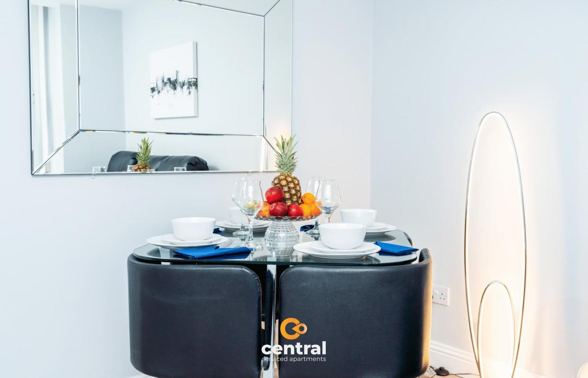 Central Serviced Apartments - 2 Bedroom - Ground Floor - Monthly & Weekly Bookings Welcome - Free Street Parking - 2 Double Beds - Wifi - Smart Tvs In Rooms - Fully Equipped - Heating 24-7 - Contractor & Short Stay Favourite Dundee Kültér fotó